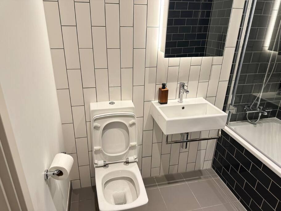 Spacious Modern 1 Bed Apartment. London Ngoại thất bức ảnh